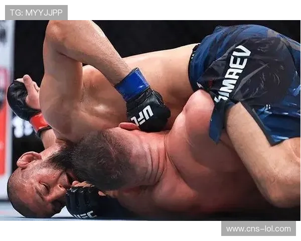 奇马耶夫五回合碾压杜·普莱西斯，加冕UFC中量级新王